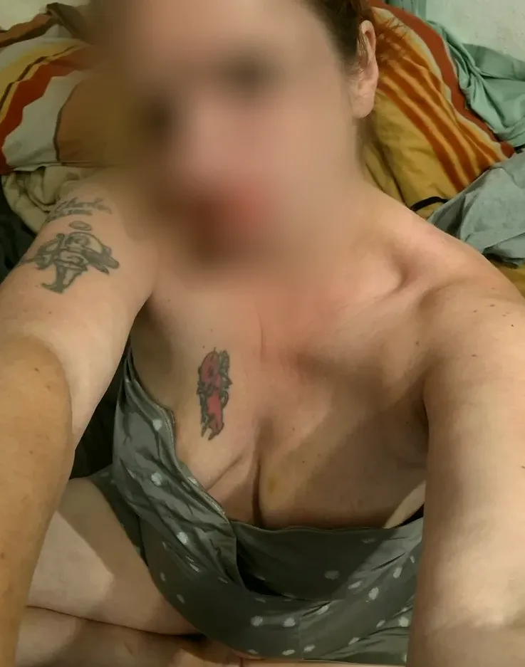 Ella, 36