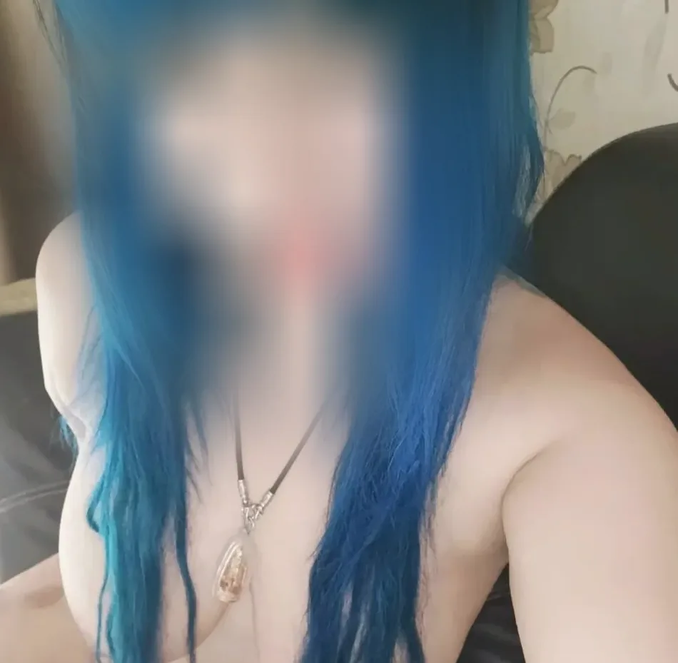 Ellie, 36