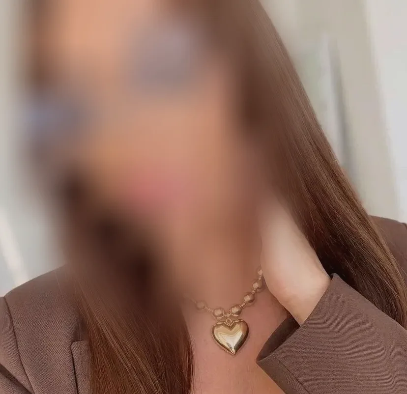 Ffion, 36