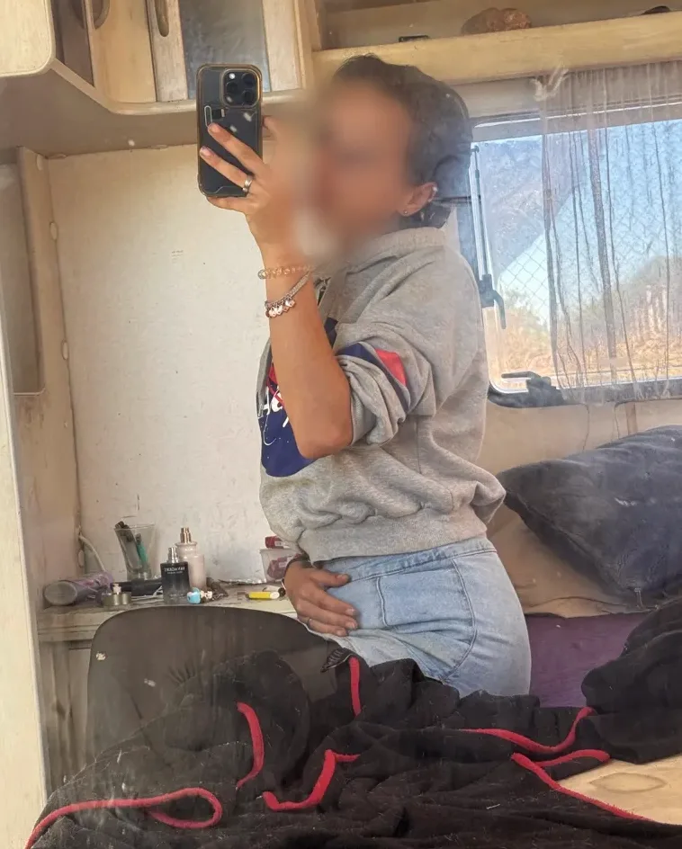 Leila, 24