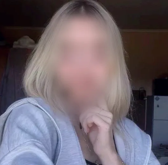 Mia, 20