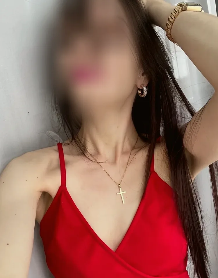 Sinead, 25